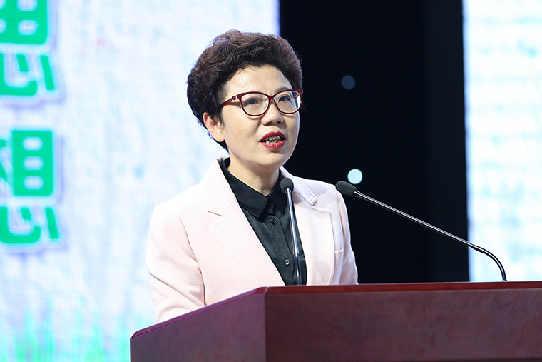 启动仪式上,校长杜宏伟首先代表学校致辞.