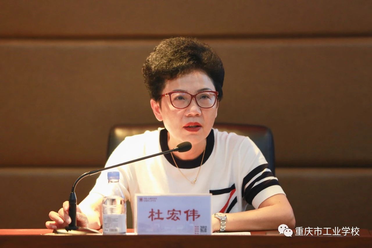 杜宏伟校长在会上指出,班主任工作作为学校管理工作的细胞,要做到公平